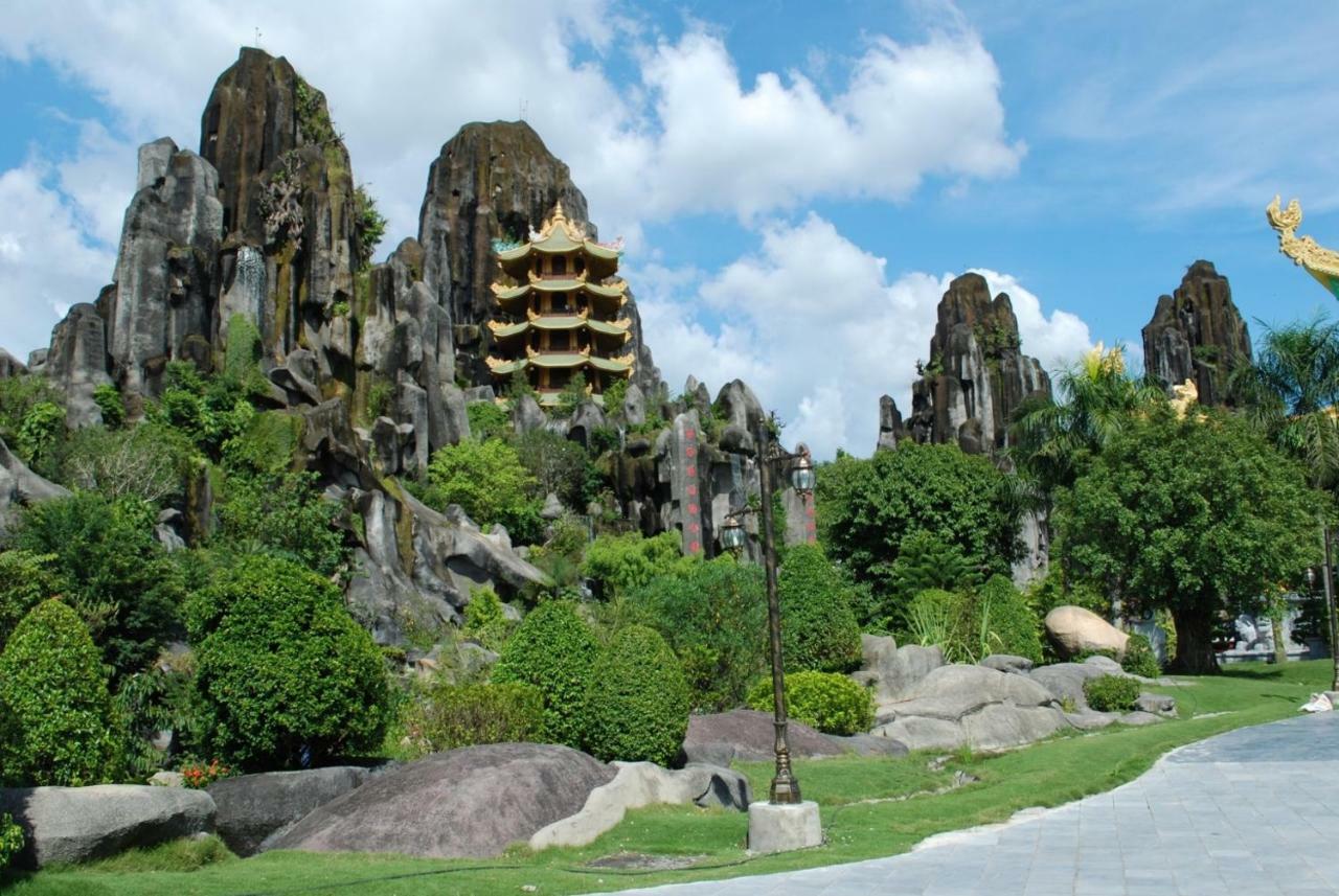 Celina Hotel & Apartment Da Nang Bagian luar foto