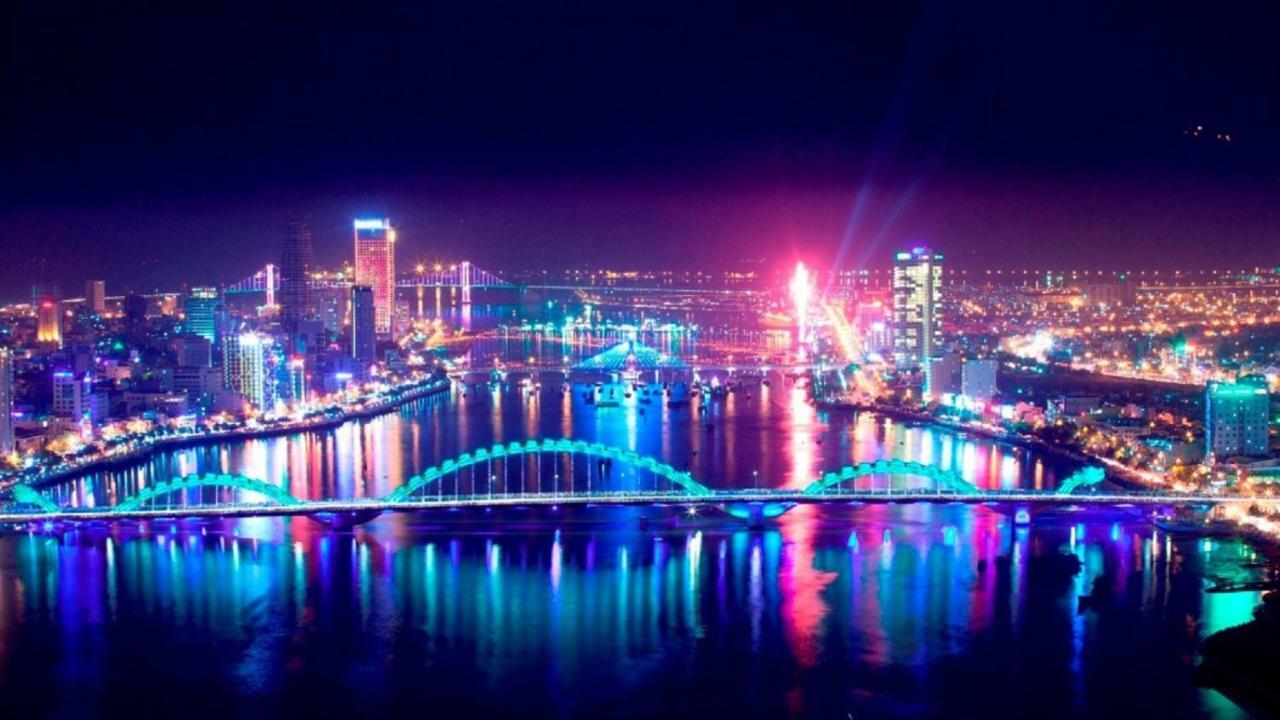 Celina Hotel & Apartment Da Nang Bagian luar foto