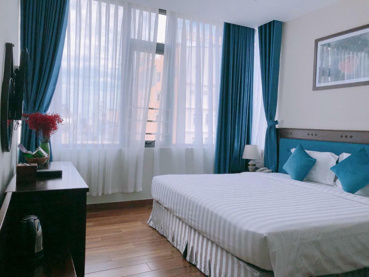 Celina Hotel & Apartment Da Nang Bagian luar foto