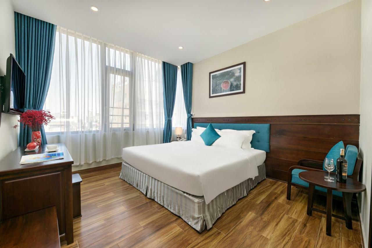 Celina Hotel & Apartment Da Nang Bagian luar foto