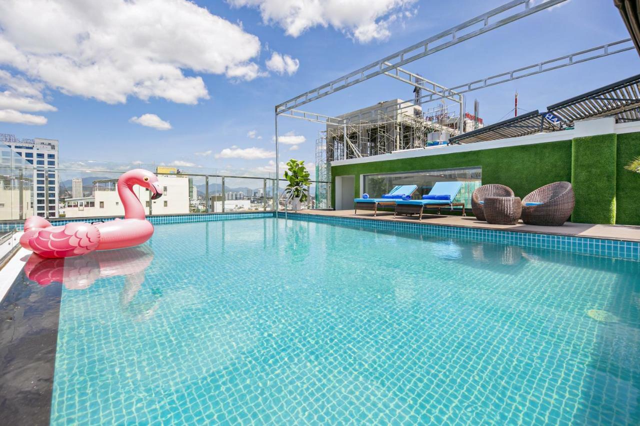 Celina Hotel & Apartment Da Nang Bagian luar foto