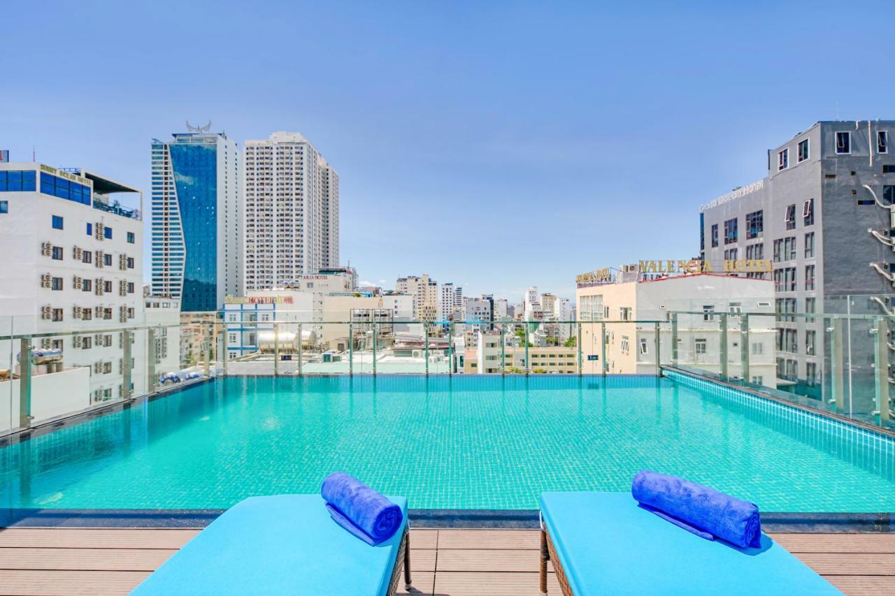 Celina Hotel & Apartment Da Nang Bagian luar foto