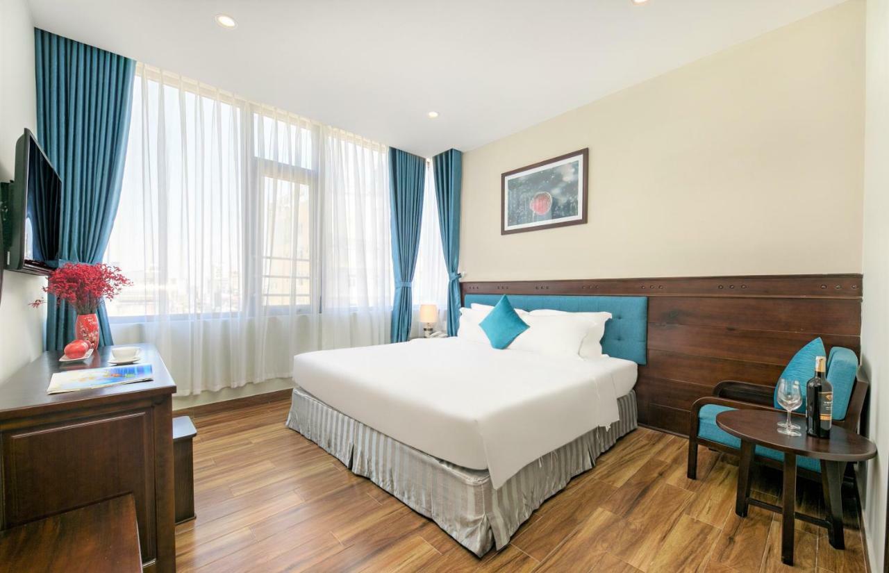 Celina Hotel & Apartment Da Nang Bagian luar foto