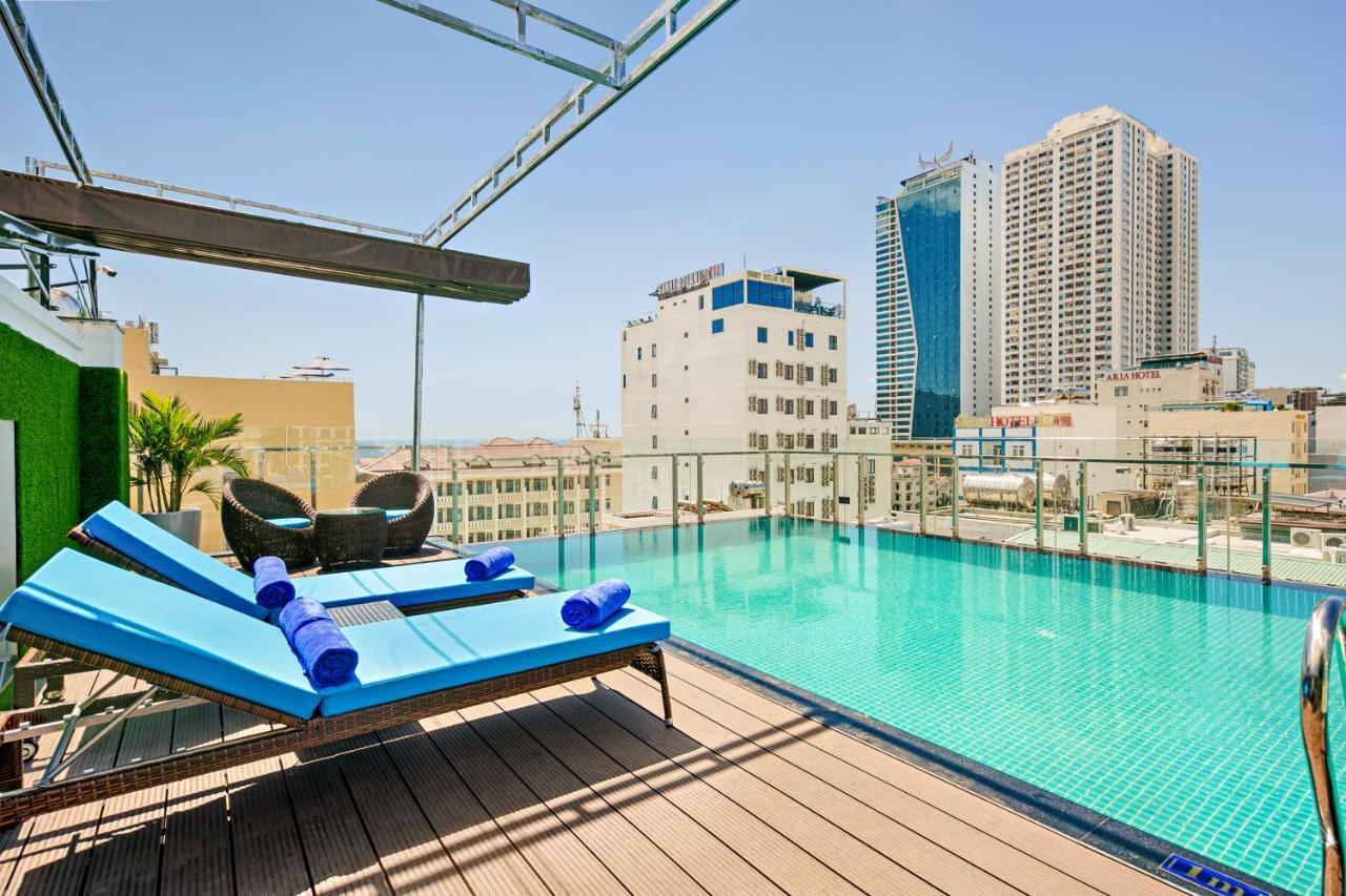 Celina Hotel & Apartment Da Nang Bagian luar foto