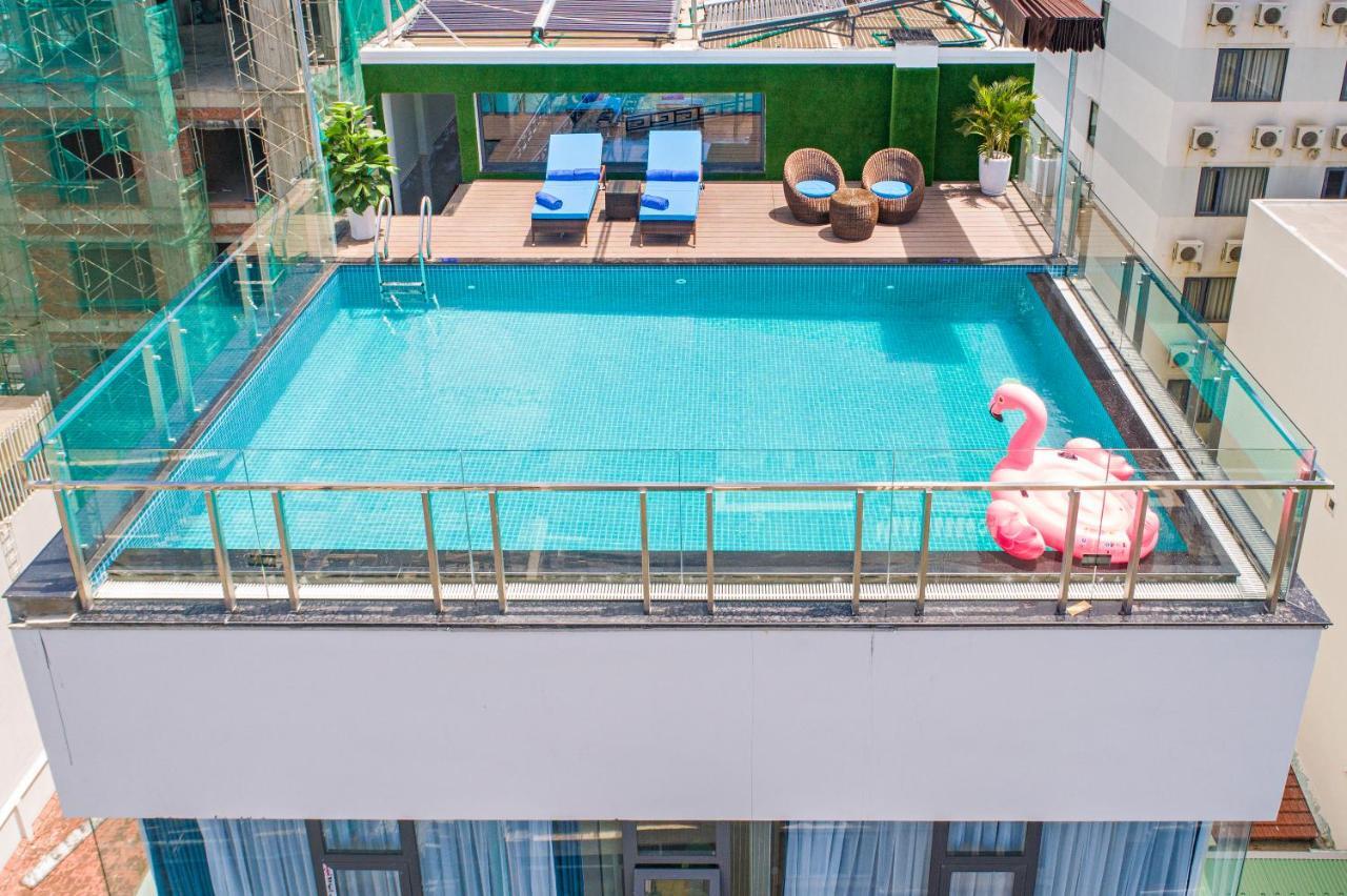 Celina Hotel & Apartment Da Nang Bagian luar foto