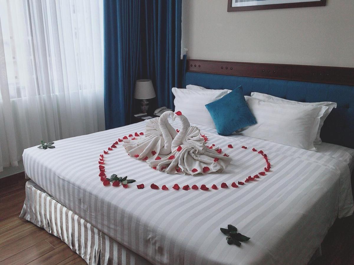 Celina Hotel & Apartment Da Nang Bagian luar foto