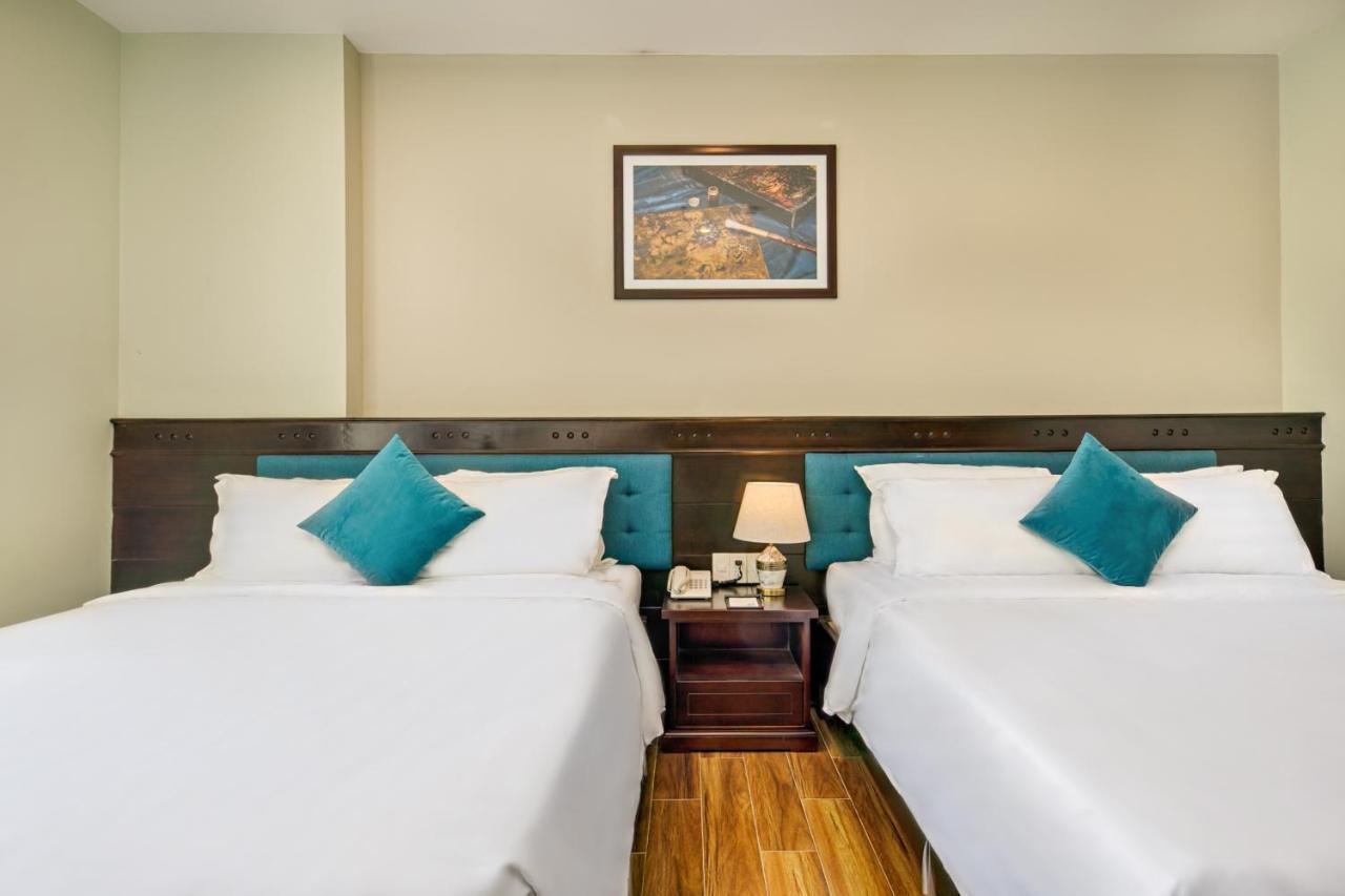Celina Hotel & Apartment Da Nang Bagian luar foto